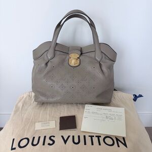 100% Auth Louis Vuitton Mahina Cirrus PM Beige Gray Gold Hardware w/ Recipe